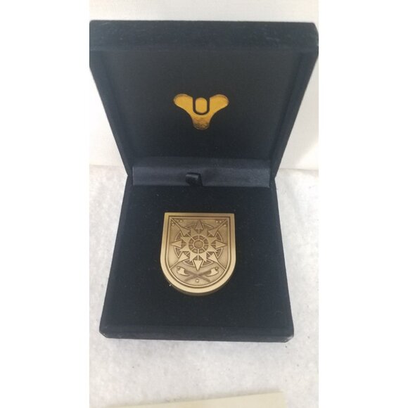 Destiny 2 MMXIX‎ Seal Pin Bungie Rewards Medallion RARE RETIRED - Picture 3 of 5